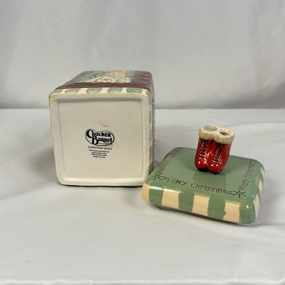 Cannister (Cookie Jar) - Cracker Barrel Christmas Quilt Collection - Vintage. - Picture 6 of 11